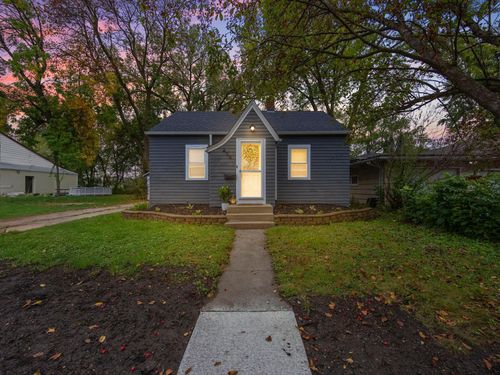 406 5th St Nw, Montgomery, MN, 56069-1027 | Card Image