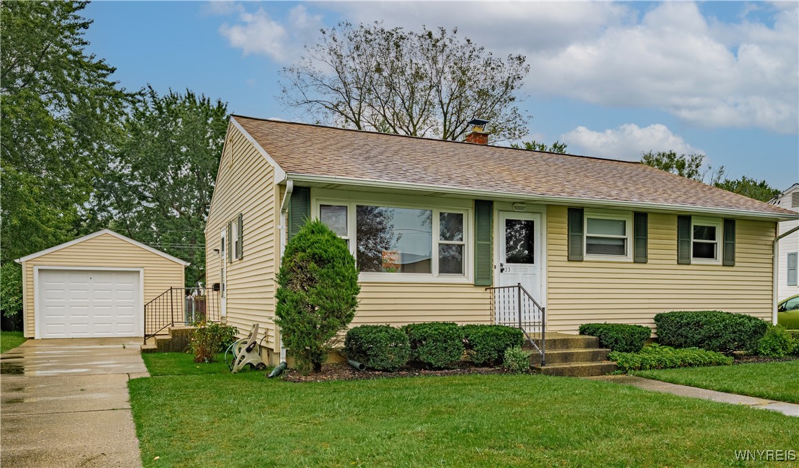 Lynbrook Dr, Tonawanda, NY 14150