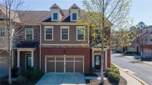 101 Newcomb Ct, Sandy Springs, GA, 30328-5469 | Card Image