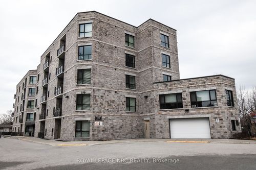 305-379 Scott St, St Catharines, ON, L2M0B7 | Card Image