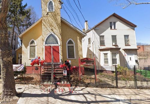 19-17 Alexander St, Newark, NJ, 07106-1904 | Card Image