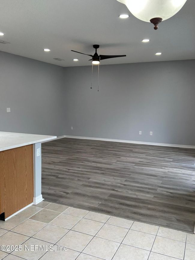 10258 Meadow Pointe Dr, House other with 4 bedrooms, 3 bathrooms and null parking in JACKSONVILLE FL | Image 7