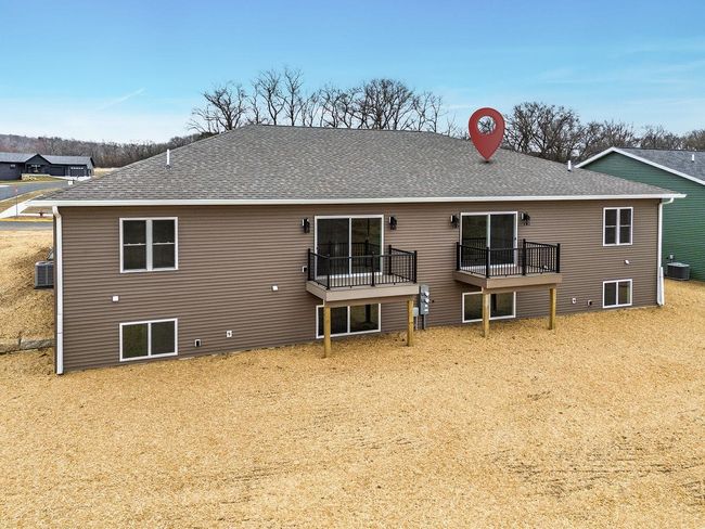 2463 Russell Ct, Home with 3 bedrooms, 3 bathrooms and null parking in REEDSBURG WI | Image 4