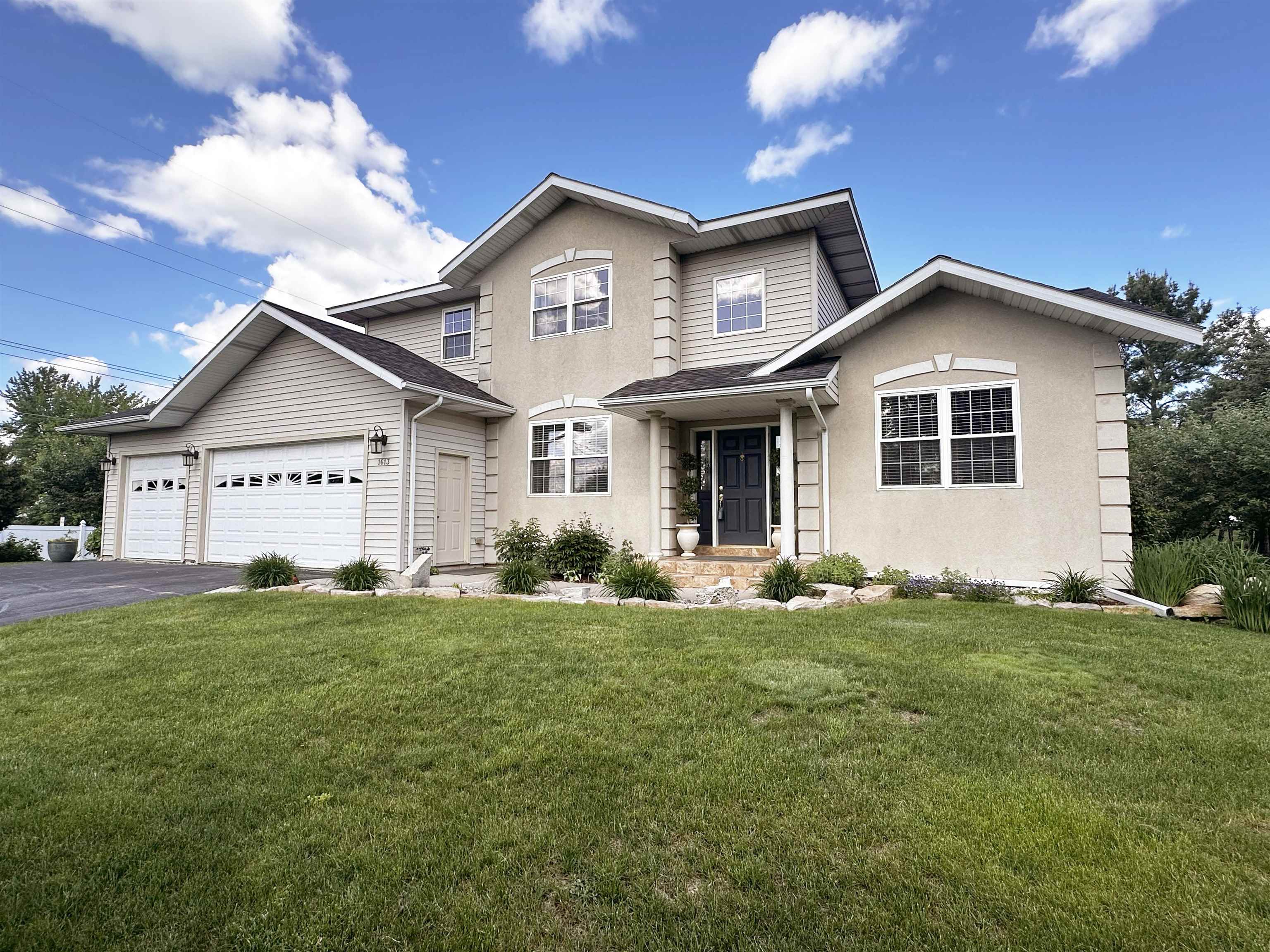 Adams Ave, Marshfield, WI 54449