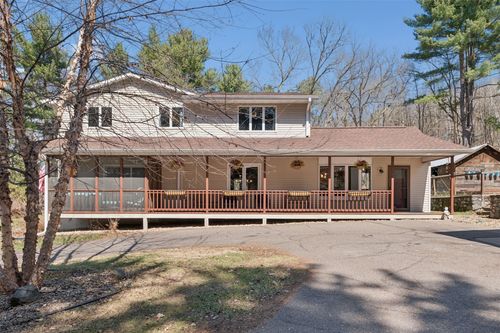 1636 River Rd, SAINT CROIX FALLS, WI, 54024-8209 | Card Image