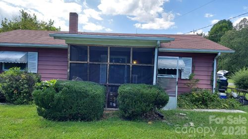 109 Barbara Ave, Mount Airy, NC, 27030-3670 | Card Image