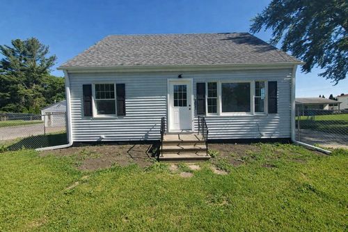 1611 36th Ave, East Moline, IL, 61244-5027 | Card Image