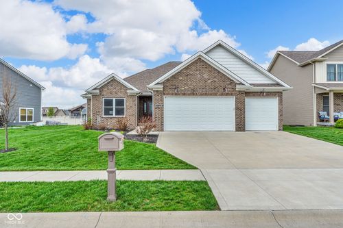 2570 Coneflower Ct, Columbus, IN, 47201-5647 | Card Image