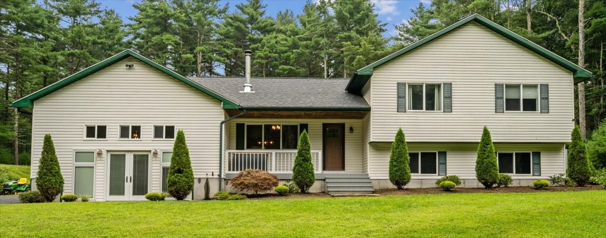 Town Farm Rd, Coventry, RI 02816