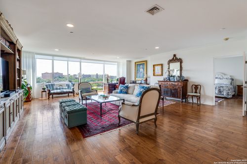 apt-610-200 Patterson Ave, San Antonio, TX, 78209-6267 | Card Image