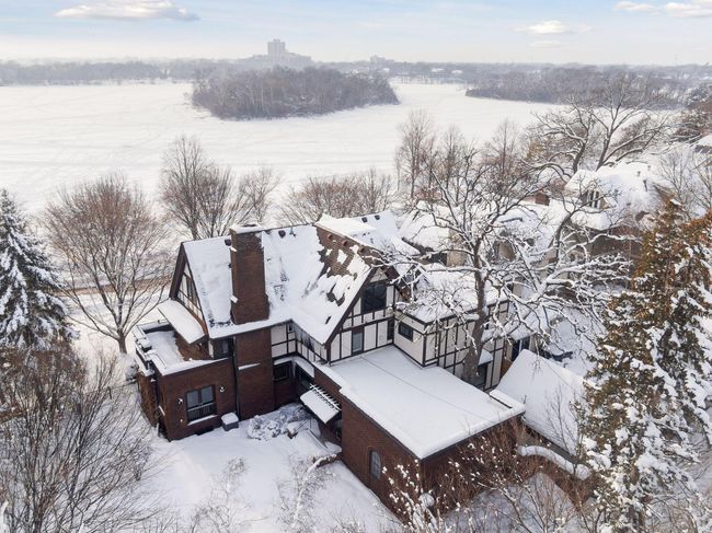 2667 E Lake Of The Isles Pkwy, House other with 4 bedrooms, 4 bathrooms and null parking in Minneapolis MN | Image 7
