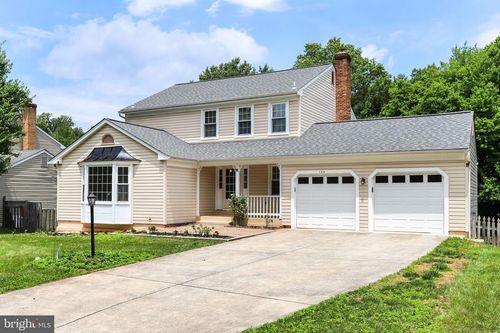124 Environs Rd, STERLING, VA, 20165-5802 | Card Image