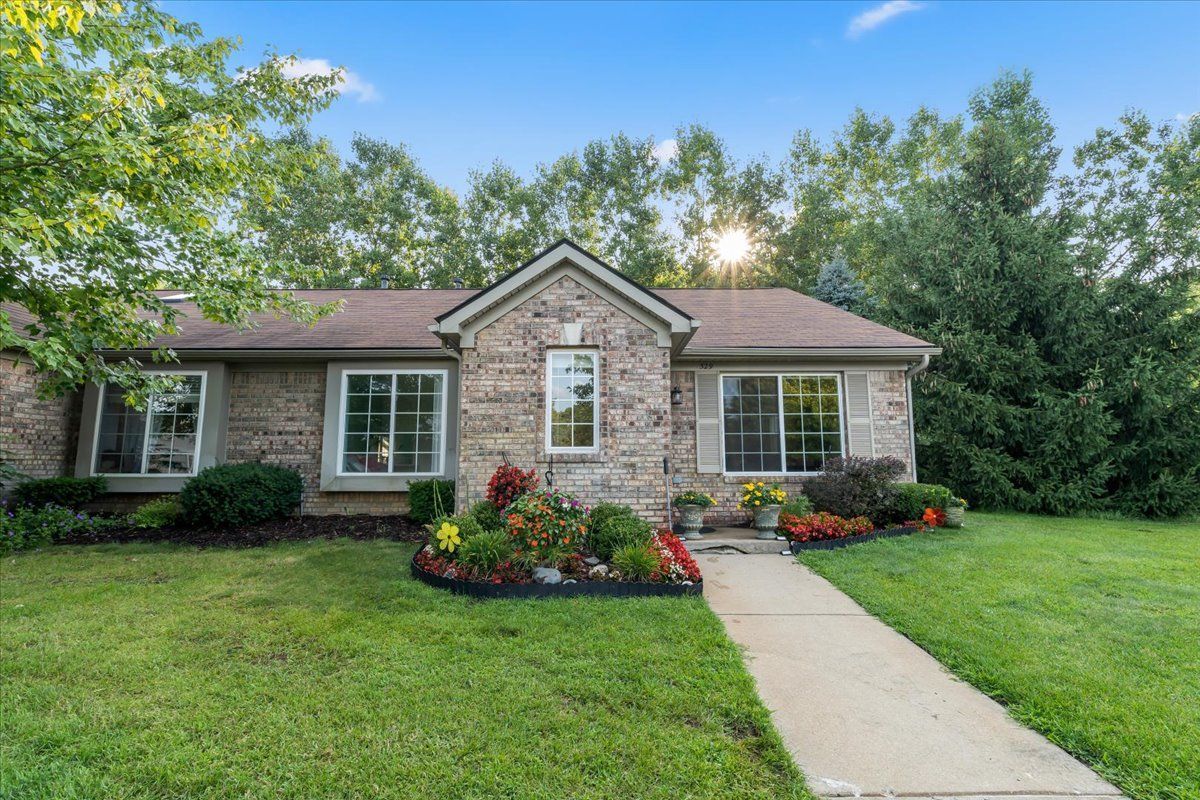 Countryside Ct, Highland, MI 48357
