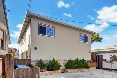 2906 Newbury Street, Home with 8 bedrooms, 4 bathrooms and 4 parking in Berkeley CA | Image 1