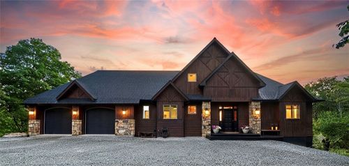 211 Oz Rd, Beech Mountain, NC, 28604-8196 | Card Image