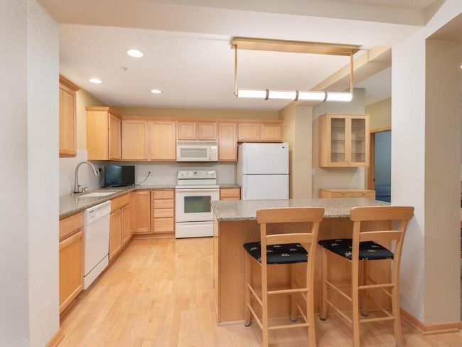 Center island kitchen. | Image 11