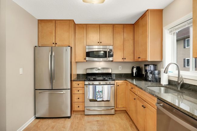 Nice kitchen with SS appliances | Image 7