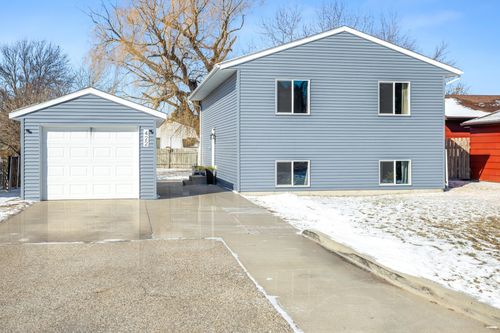 422 5th Ave, Mapleton, ND, 58059-4114 | Card Image