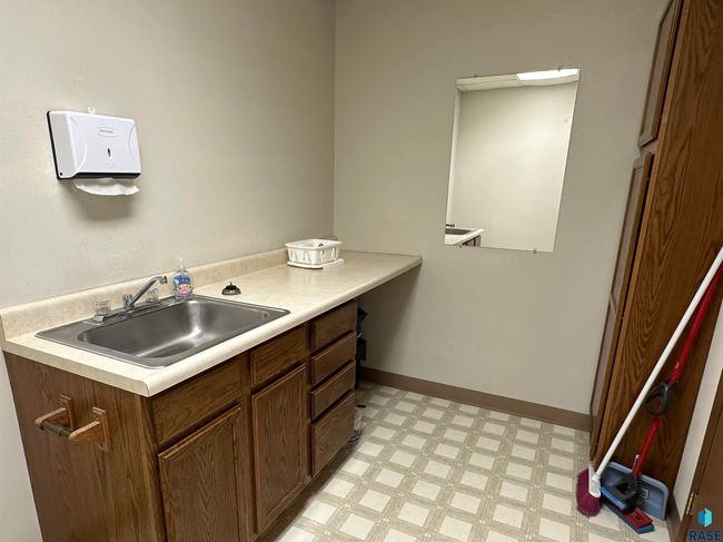 911 Sixth St, Home with 0 bedrooms, 2 bathrooms and null parking in Freeman SD | Image 38