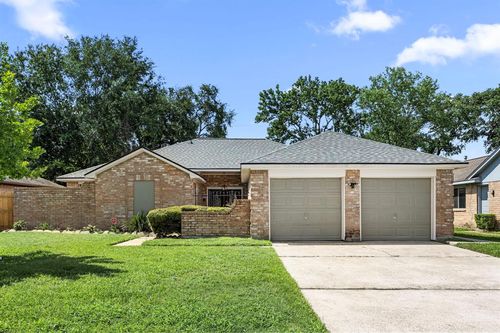 6114 Elkwood Forest Dr, Houston, TX, 77088-2418 | Card Image