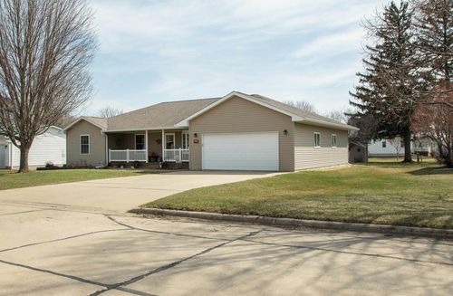 507 W 4th St, Readlyn, IA, 50668-7770 | Card Image