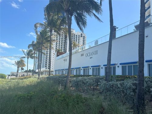 1602-18911 Collins Ave, Sunny Isles Beach, FL, 33160-2390 | Card Image
