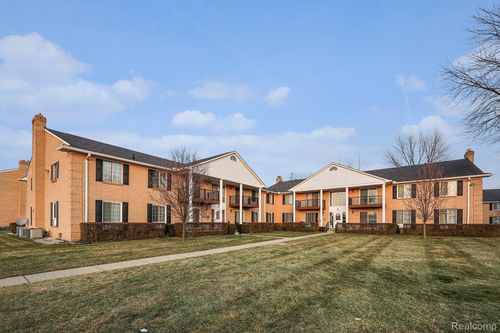 h-34720 Huntley Dr, Sterling Heights, MI, 48312-5012 | Card Image