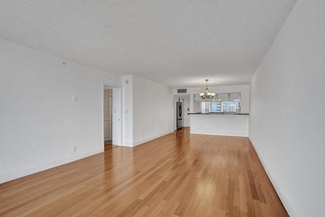APT-918C - 3300 S Ocean Blvd, Condo with 2 bedrooms, 2 bathrooms and null parking in Highland Beach FL | Image 10