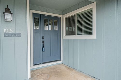 1916 Inverness Dr, Medford, OR, 97504-5124 | Card Image