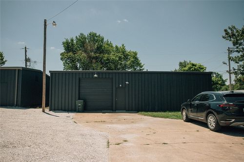 519 W Poplar St, Fayetteville, AR, 72703-2442 | Card Image