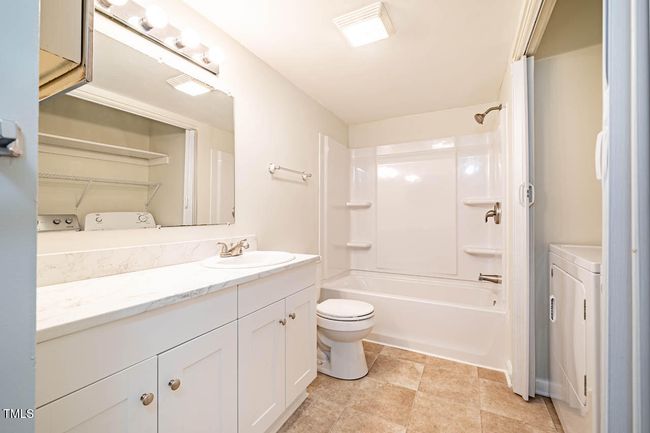 121WestviewDr_bathroom | Image 14