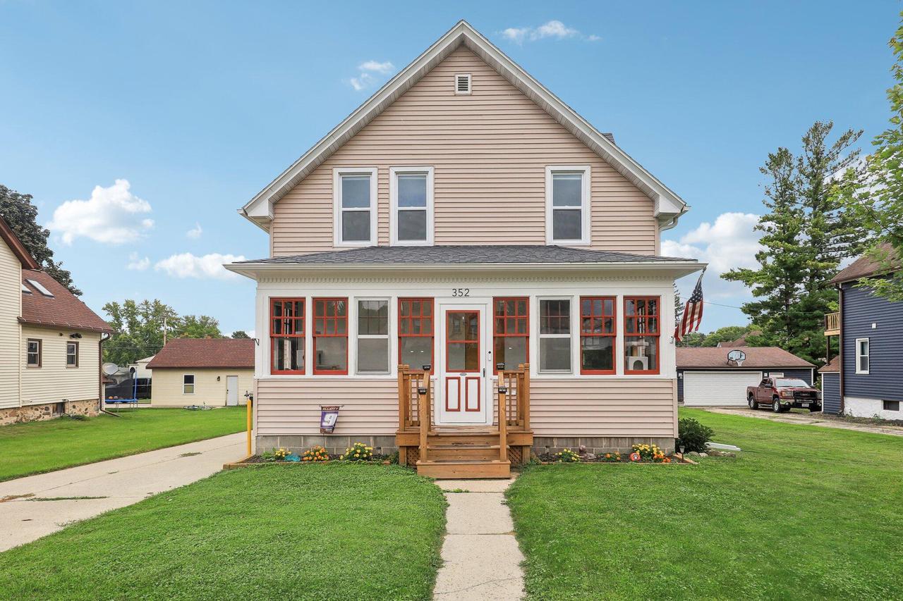 Henninger St, Mayville, WI 53050