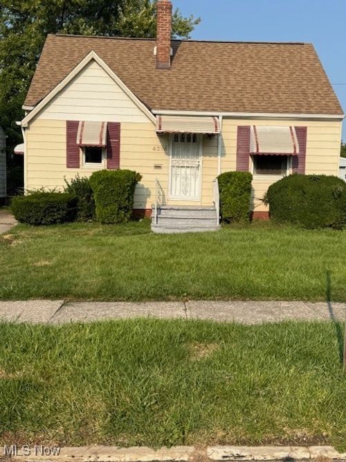 4396 Glenview Rd, Warrensville Heights, OH, 44128-3522 | Card Image