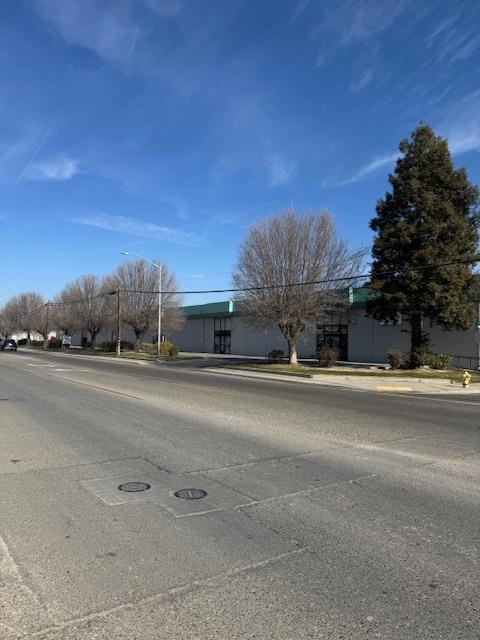 225 S Pine St, Madera, CA 93637