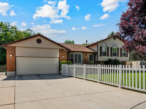 5547 Harvey Heights Dr, Taylorsville, UT, 84129-1979 | Card Image
