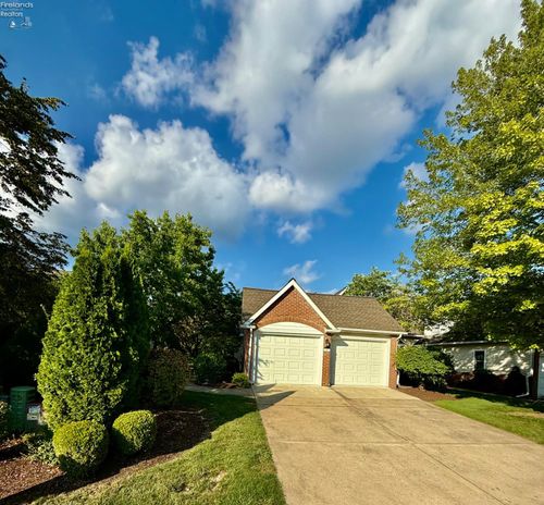 1507 Timber Lake Ln, Sandusky, OH, 44870-7003 | Card Image