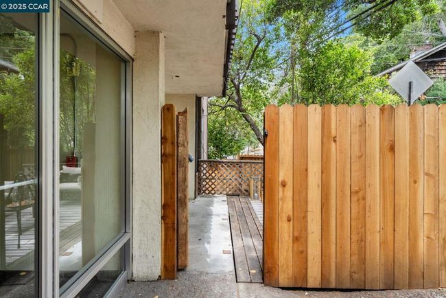 101 - 2 Panoramic Way, Condo with 2 bedrooms, 1 bathrooms and 1 parking in Berkeley CA | Image 31