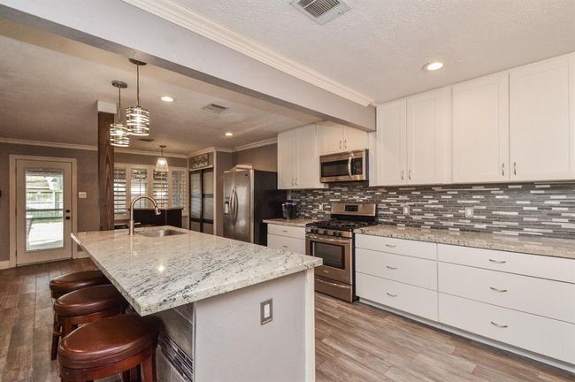 Come inside to this beautifully updated home! | Image 4