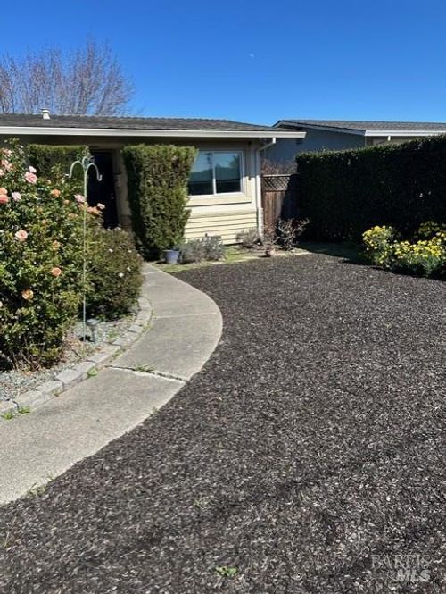 101 Arlington Drive, Petaluma, CA, 94952 | Card Image