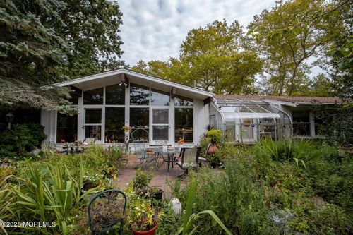 7 Buttonwood Dr, Fair Haven, NJ, 07704-3643 | Card Image