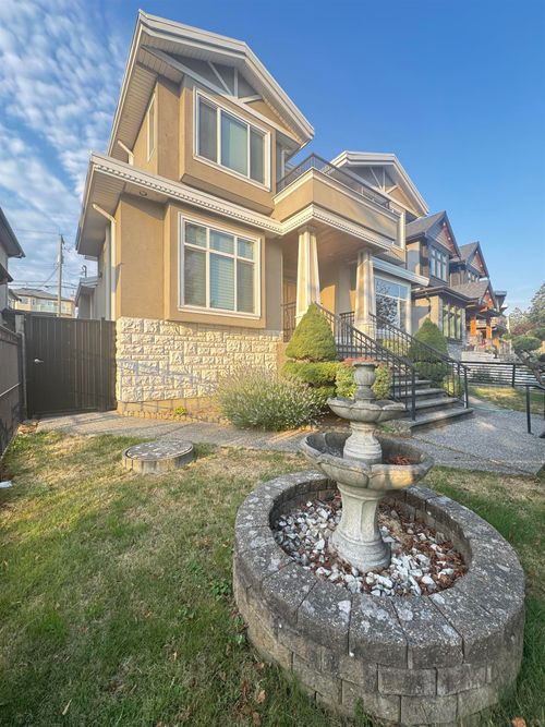 bsmt-2111 Fraserview Dr, Vancouver, BC, V5P2N2 | Card Image