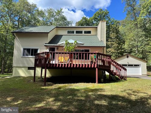 2174 Vista Cir, East Stroudsburg, PA, 18302-6628 | Card Image