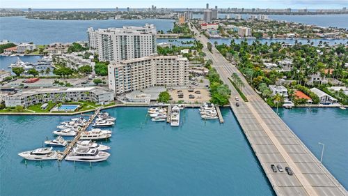 102-7904 West Dr, North Bay Village, FL, 33141-5592 | Card Image