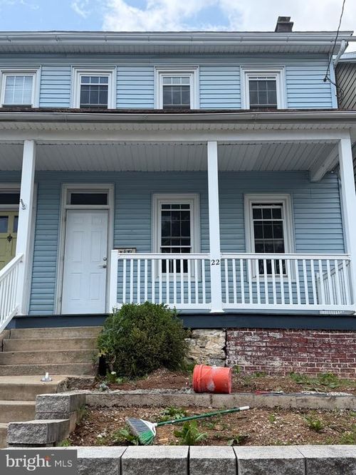 22 W Fulton St, EPHRATA, PA, 17522-1935 | Card Image