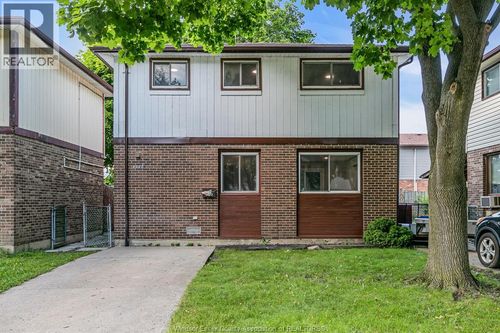 9020 Conway Crt, Windsor, ON, N8S4G3 | Card Image