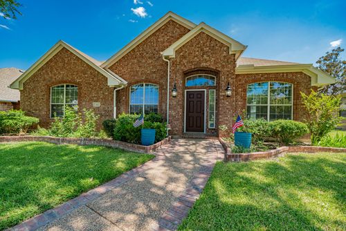 910 Crater Lake Ct, Allen, TX, 75002-1517 | Card Image