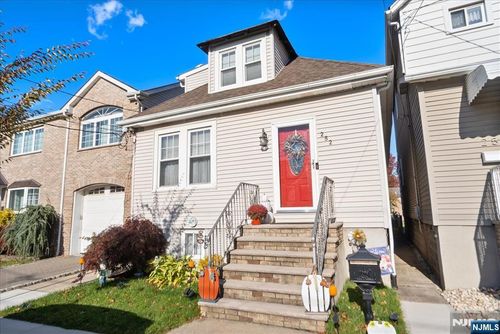 252 Grace Ave, Secaucus, NJ, 07094-3713 | Card Image