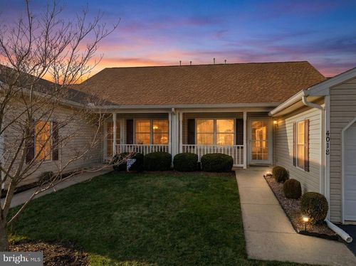 4018-4018 Woodspring Ln, YORK, PA, 17402-7552 | Card Image