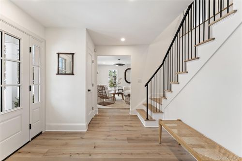 2 Wellhouse Ln, Mamaroneck, NY, 10543-1028 | Card Image