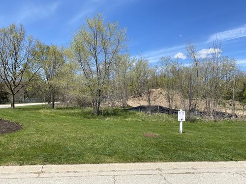 40729 North Newport Dr, Antioch, IL, 60002-8516 | Card Image